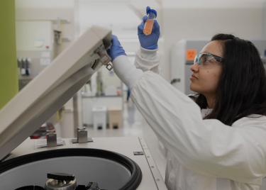 A female Gilead researcher